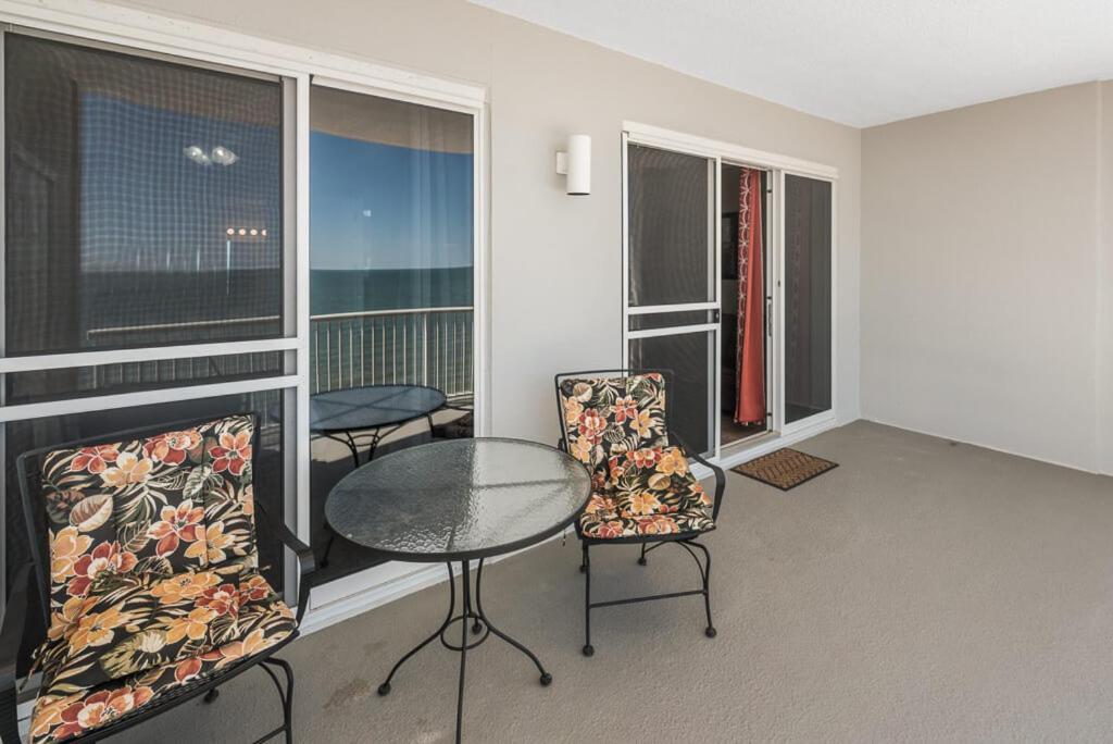 Island Royale: Beachfront Condo in Gulf Shores Exterior photo